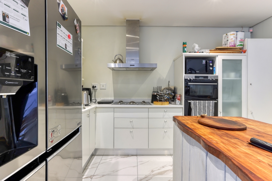 3 Bedroom Property for Sale in Sea Point Western Cape